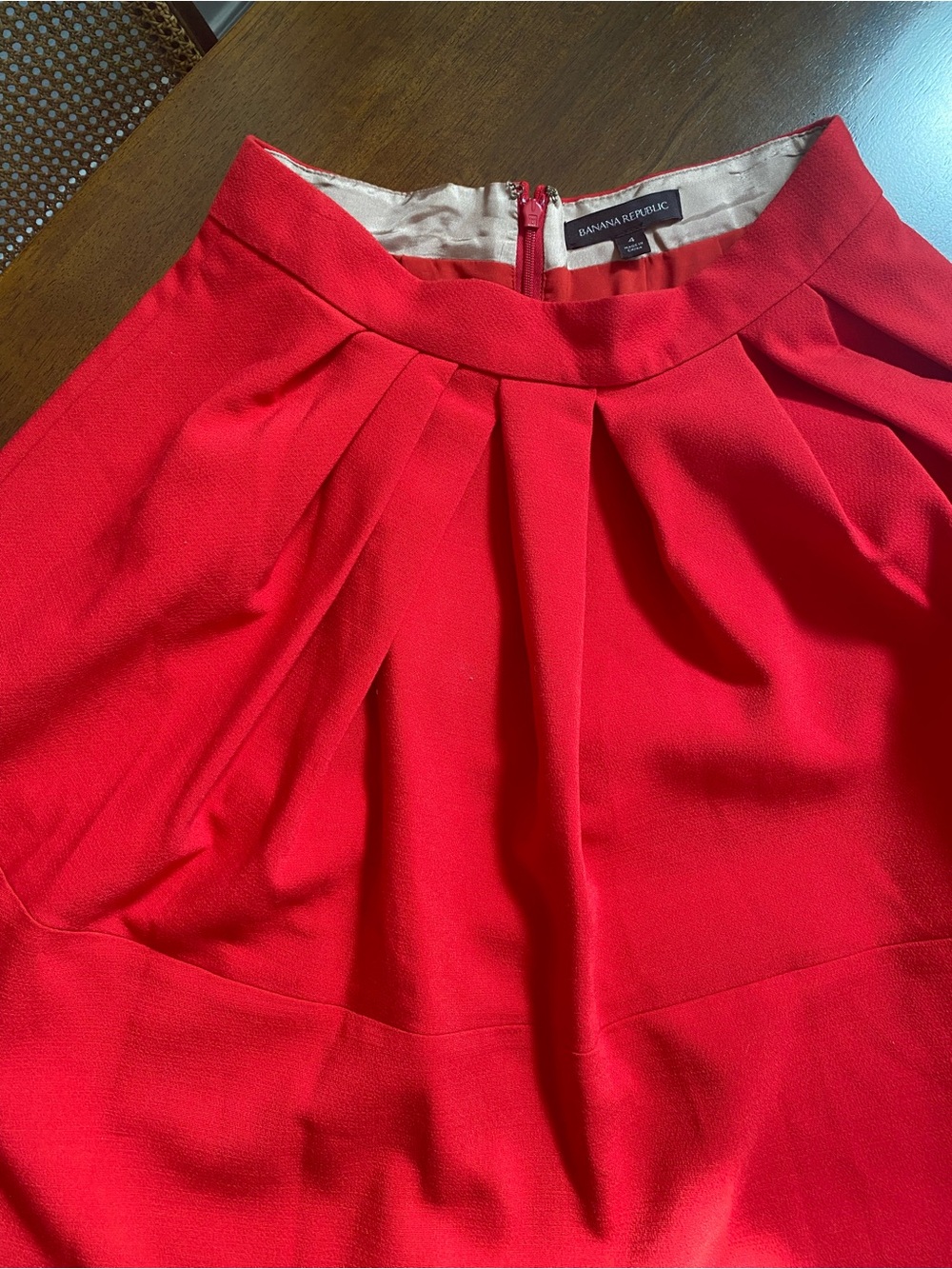 Banana Republic Bright Red Pleated A-Line Skirt
Waist 28